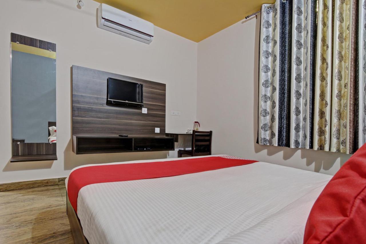 Oyo 48704 Rashi Farms Hotel Hubli Luaran gambar