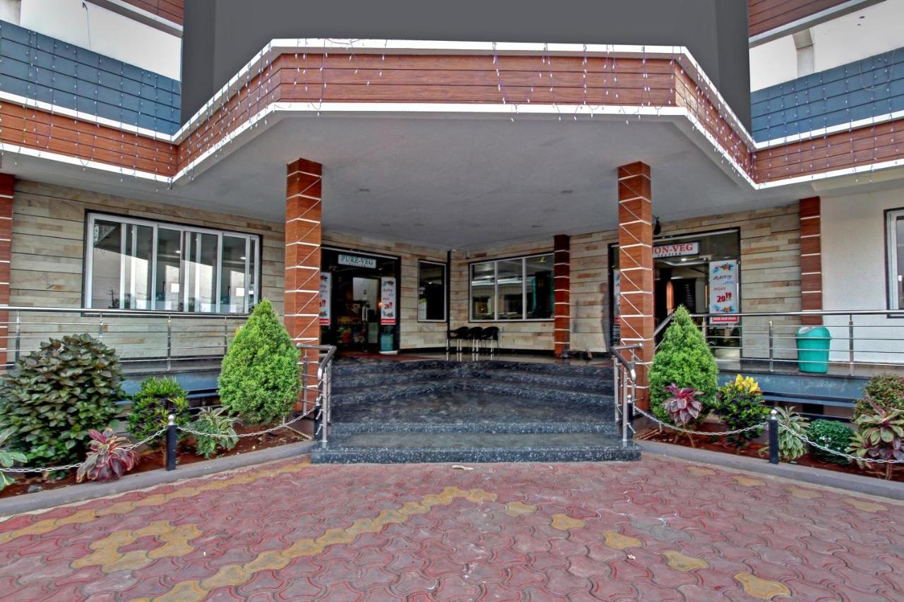 Oyo 48704 Rashi Farms Hotel Hubli Luaran gambar