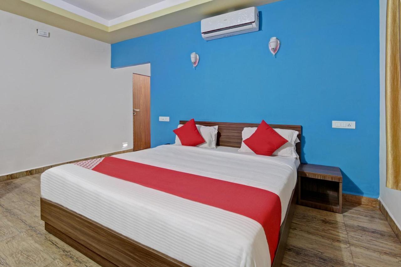 Oyo 48704 Rashi Farms Hotel Hubli Luaran gambar
